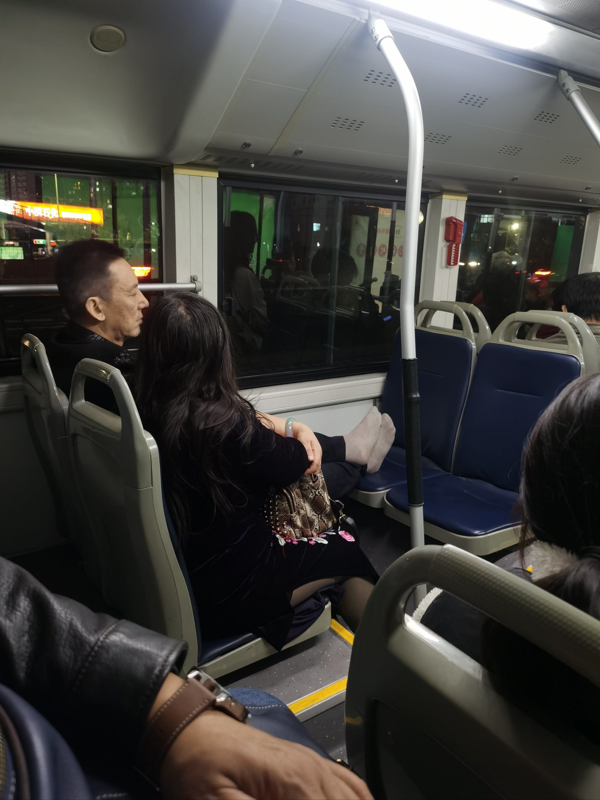 679路公交车上的不文明