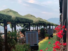-冰冰龙虾·江湖菜·花园江景餐厅