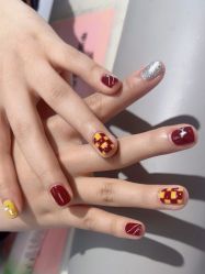 -丽心自助美甲美睫