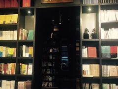 -钟书阁(松江泰晤士小镇店)