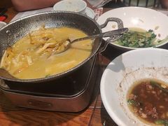 -黄泥岗·地道湖北菜(奥特莱斯店)