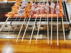 -哈尔滨小酒馆·鲜肉现穿自助烧烤(康新花园店)