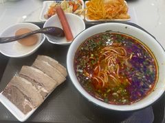 -伊穆祥牛肉面总店·清真
