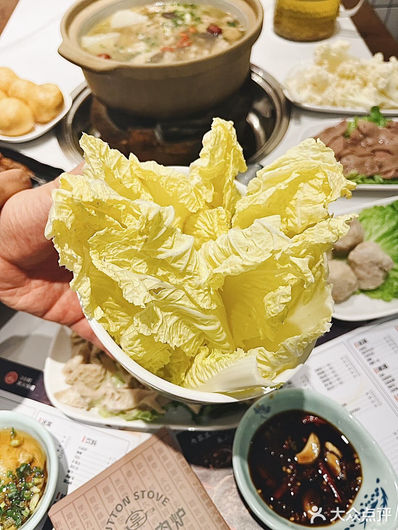冬令进补吃什么？那肯定少不了羊肉锅