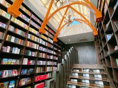 -钟书阁(松江泰晤士小镇店)