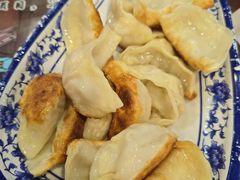 马蹄锅贴-长人馄饨铺(解放街店)