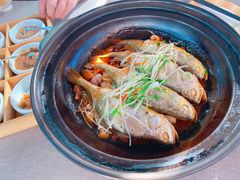 八分钟砂锅焗黄鱼-有喜胶东小馆(太申祥和店)
