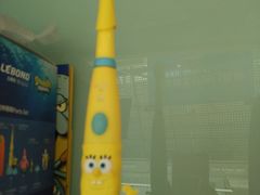 -瑞尔齿科(上海长风大悦城店)