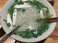 -粉八·云南米线·建水烧烤(常熟路店)