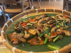 -云海肴·汽锅鸡·云南菜(天山百盛优客店)