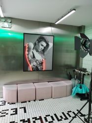 -LESSMORE科技头皮理容中心