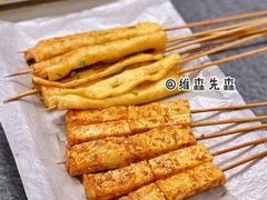 千叶豆腐-何妹湿辣牛肉·粤式烧烤砂煲(桂雅路店)