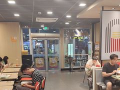-麦当劳(轻轨曹杨路店)