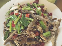 -临江餐馆二楼美食部落