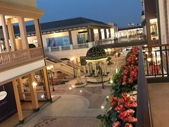 -王府井奥莱临潼小镇(临潼店)