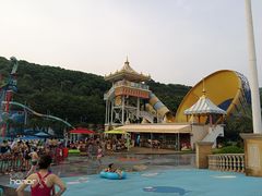 -平湖九龙山乐满地水上乐园