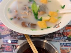 -大脸鸭记鸭血粉丝·小锅米线(水游城店)