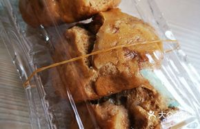 Red Date Oatmeal Bun