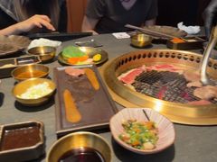 -铭牛烧肉·和牛海鲜自助(高新月牙湖店)