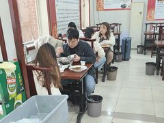 -湖南人家湘菜馆(镇江路店)