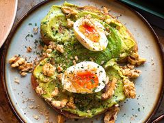 牛油果煮蛋吐司-RAC BAR(安福路店)