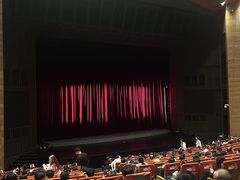 -虹桥艺术中心