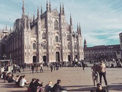 -文艺复兴百货(米兰大教堂广场店)