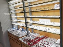 -优医视平价眼镜蔡司依视路折扣工厂店(德胜门店)