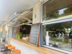 -三勾JJJ Burger&Coffee(梅溪湖店)
