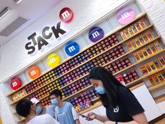 -m豆巧克力世界(上海世茂广场店)