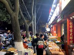 -老街烧烤大排档·地道湖北菜·龙虾馆(汉口火车站店)