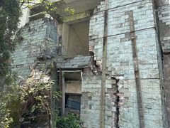 -四川汶川特大地震漩口中学遗址