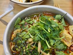 -丽丽三鲜螺蛳粉(田林路店)