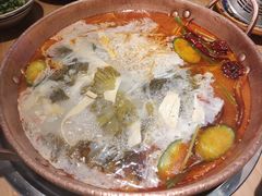 -洱火云南酸菜牛肉火锅(石景山当代商城店)