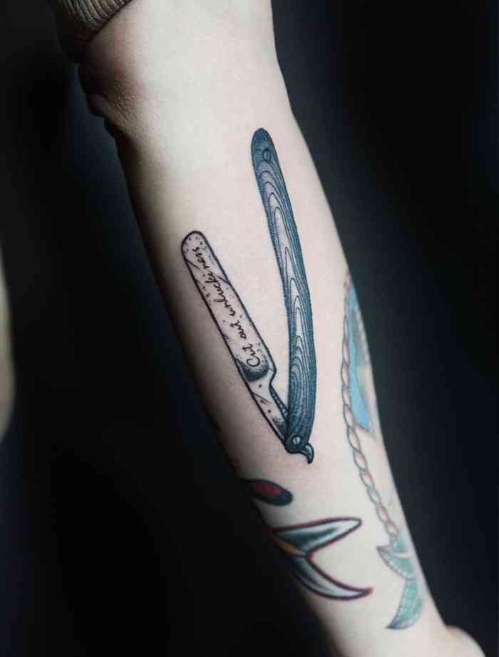 ak tattoo纹身艺术工作室-"美女纹身师设计好,技术好,很细心的说了注.