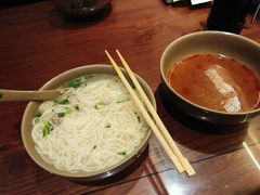 -亮亮面馆(经六路店)