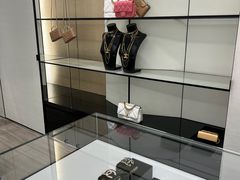 -CHANEL(戴高乐机场T 2E店)