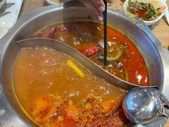 菌红鸳鸯锅-彤德莱火锅(薛家岛利群店)
