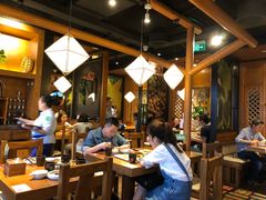 大堂-云海肴·汽锅鸡·云南菜(天山百盛优客店)