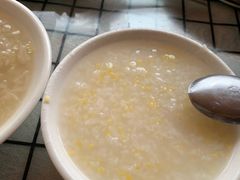 二米粥-守鑫水馅包子铺