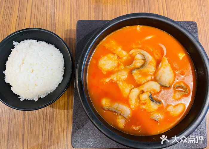 阿香米线(国贸凯德店)酸汤番茄鱼饭图片