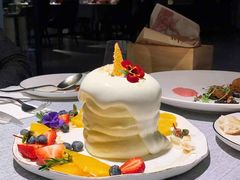 舒芙蕾松饼配时令水果及自制芝士-XUN Bistro西餐厅
