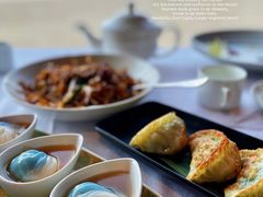 双色虾饺皇-水上明月·湖景餐厅
