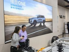 -理想汽车(世纪汇店)