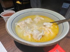金汤黄鱼馄饨-蟹黄鱼·深夜面馆(巨鹿路店)
