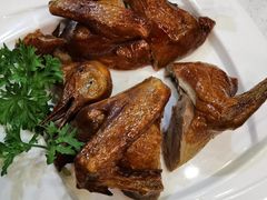 烤乳鸽-香港新发烧腊茶餐厅(万象店)