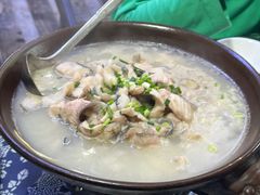 -临江餐馆二楼美食部落