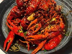 -肥肥虾庄·金牌油焖大虾(汉街SKP店)