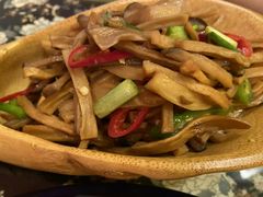 -蘑菇私房菜小馆(杨家坪西城天街店)