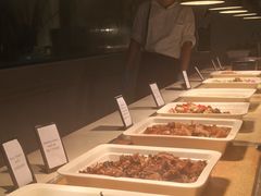 自助取餐区-海口绿发希尔顿酒店-田园汇自助餐·三文鱼·海鲜